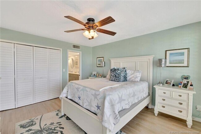 Building Photo - 10000 S Ocean Dr