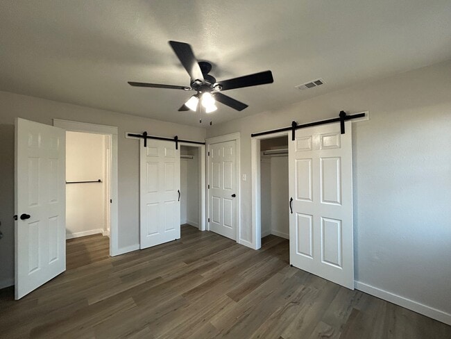 Building Photo - 117 S Main St