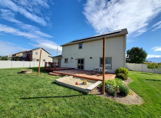 Building Photo - Spacious Living in Spring Creek Ranch – Your Next Home Awaits