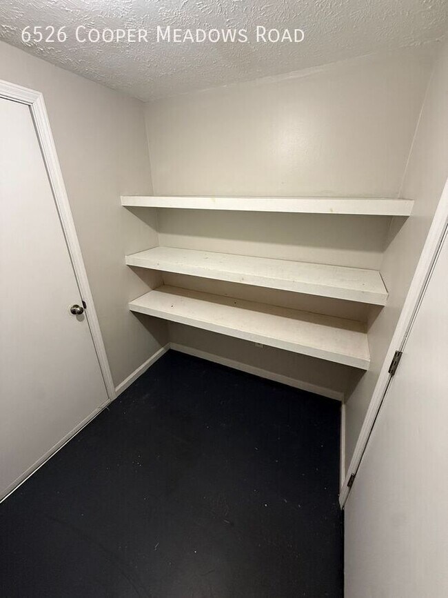 Building Photo - 6526 Cooper Meadows Rd