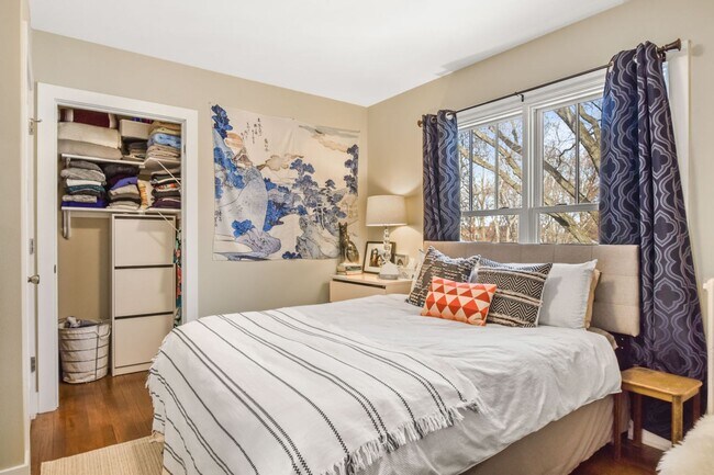 Building Photo - 1319 Rutledge St