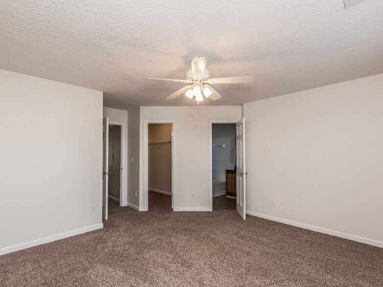 Building Photo - 2337 Brianna Dr