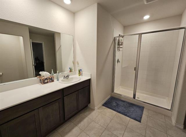 Building Photo - 708 English Dr