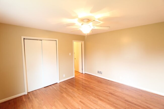 Building Photo - New On The Market! Cute! Cute! Cute! Better Hurry To See This One!!