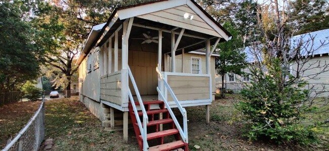 Building Photo - 2948 Pierpont Ave