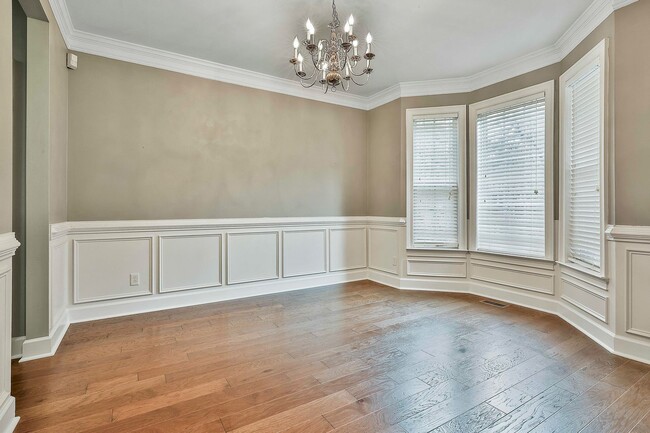 Building Photo - Luxury Millpond Manor Home in Starr’s Mill District!