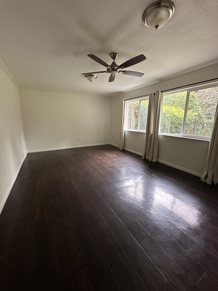 Building Photo - 71 E California Ave