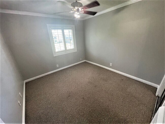 Building Photo - COSTA MESA 4BR/3BA TOWNHOME READY FOR MID-JULY OCCUPANCY