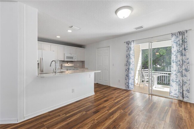 Building Photo - 3763 St Charles Cir