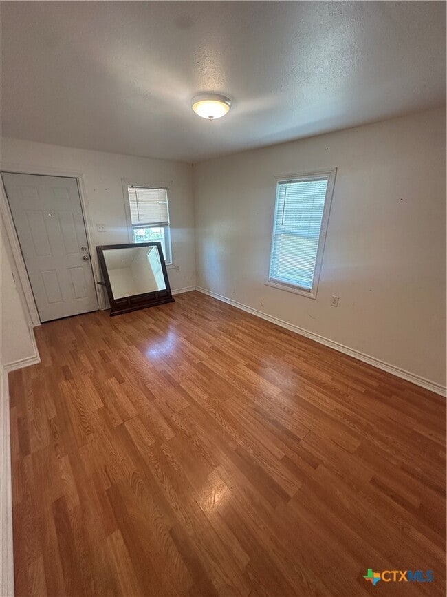 Building Photo - 810 S Cameron St
