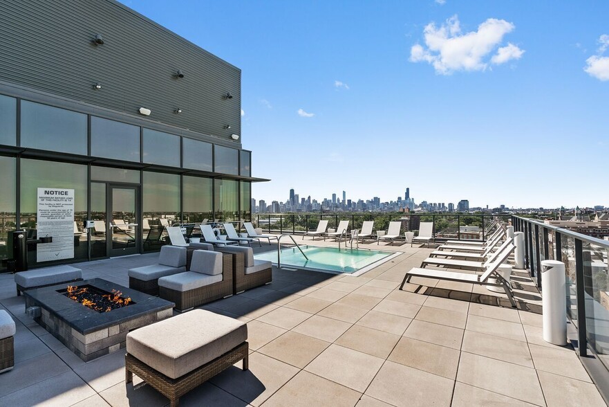 Elevate Lincoln Park apartments — community photo - Elevate Lincoln Park