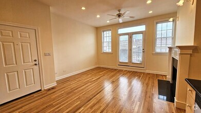 Building Photo - 2 bedroom in Chicago IL 60622