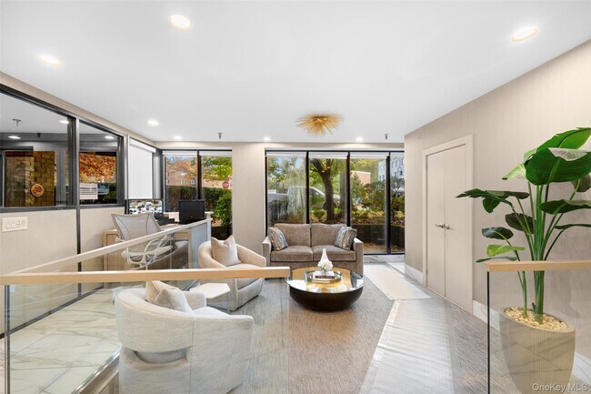 Building Photo - 141 Great Neck Rd