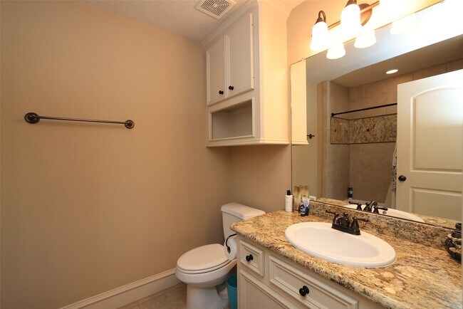 Building Photo - 22 Post Shadow Estate Dr