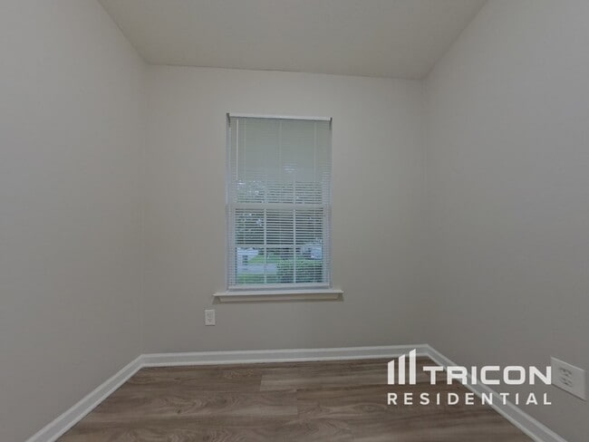 Building Photo - 909 Northern Dancer Ln