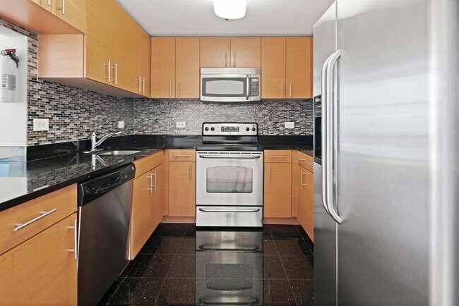 Building Photo - 102 Christopher Columbus Dr