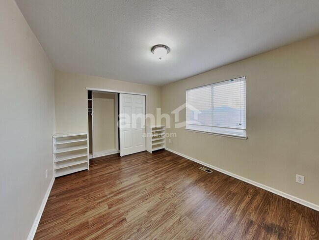 Building Photo - 4291 Threshing Dr