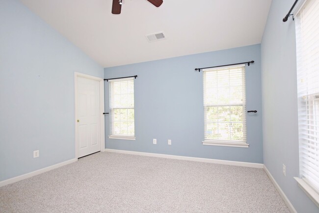 Building Photo - Cherry Hill Townhouse, Short Drive From UVA