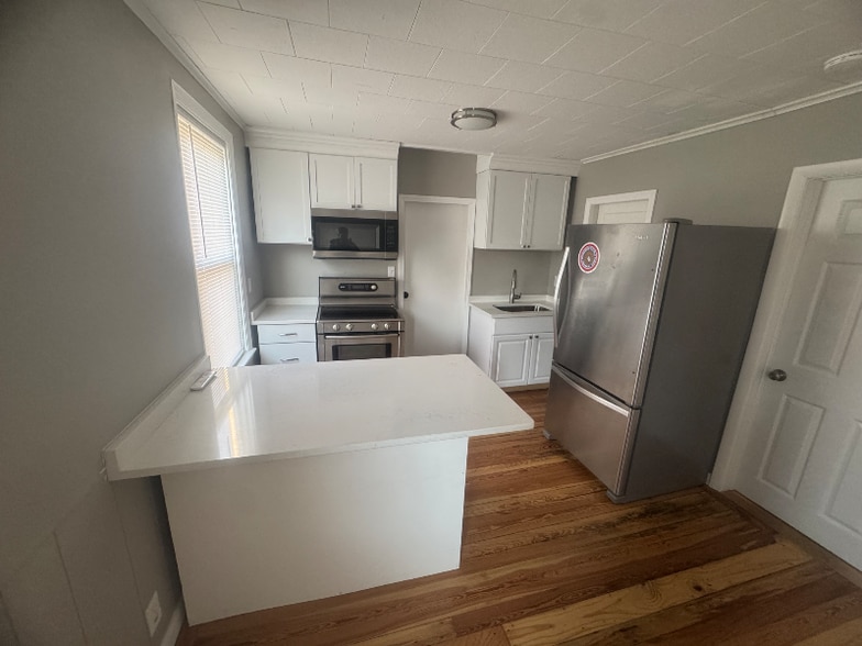 Building Photo - 30 Metacomet Ave