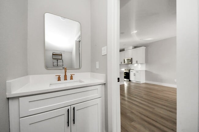 Building Photo - 807 Avenue J