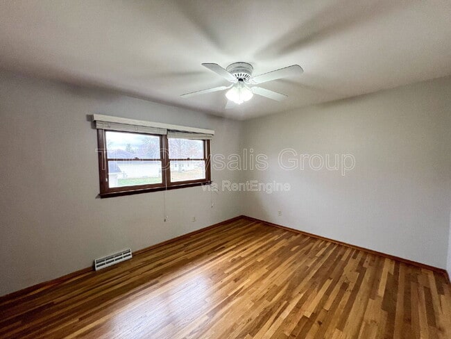 Building Photo - 623 Mason St