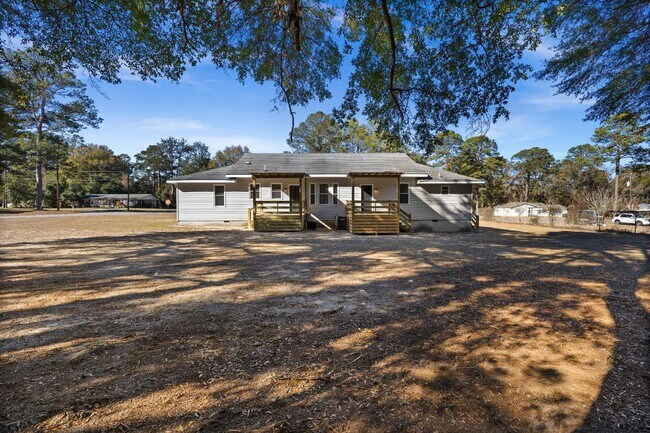 Building Photo - 501 E 4th St