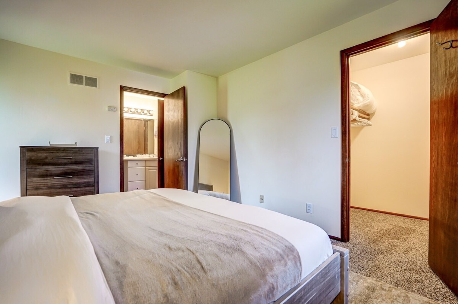 Building Photo - 3914 S Tara Hill Dr