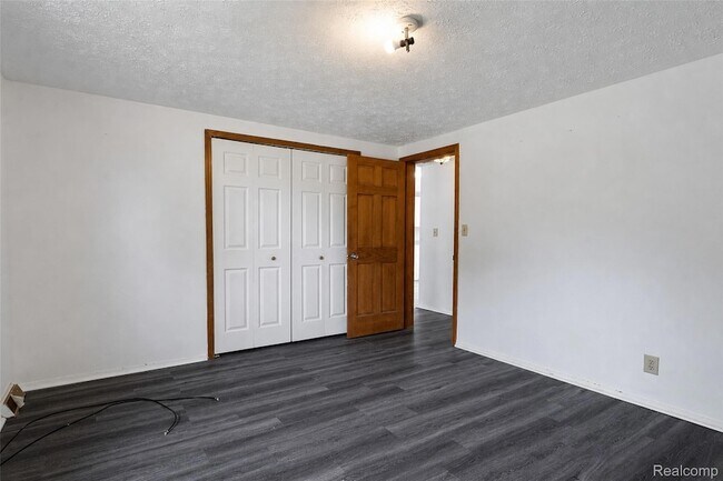 Building Photo - 15060 Michael St