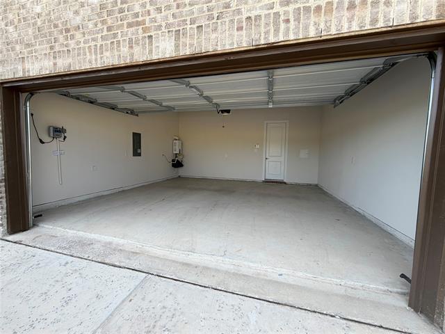 Building Photo - 8909 Shoppers Ln