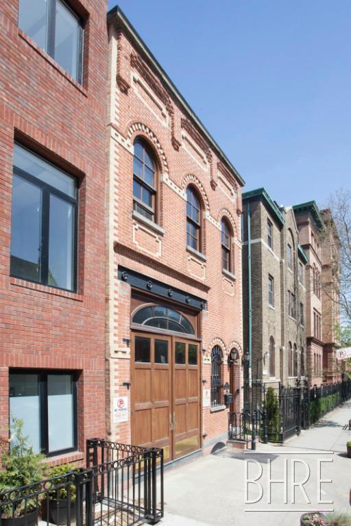 Building Photo - LOVELY CARRIAGE HOUSE IN PRIME CARROLL GAR...