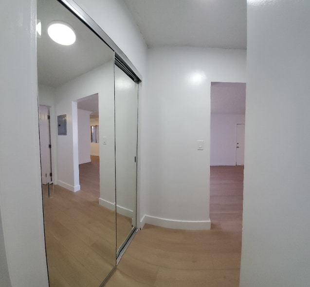 Building Photo - 1230 W Hillandale Ave