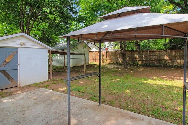 Building Photo - Fully Remodeled Home in the Heart of Belmont