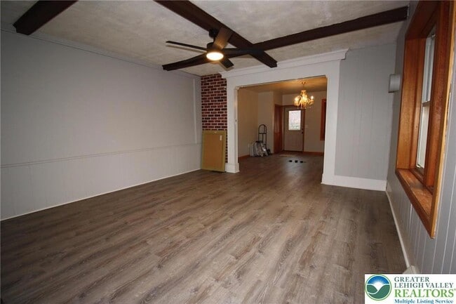 Building Photo - 513 Cattell St