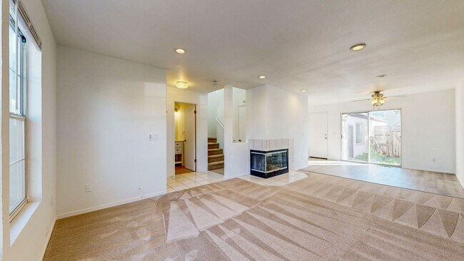 Building Photo - Charming 3 Bedroom 2.5 Bath with Bonus Room and Private Yard!