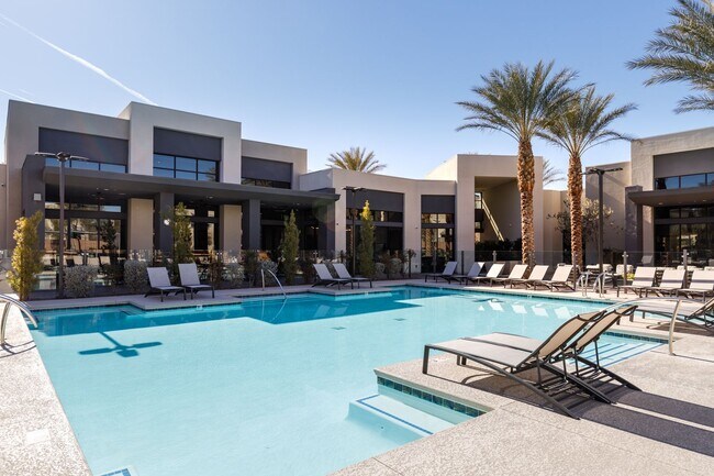 Building Photo - Luxury Summerlin townhome in resort style gated community
