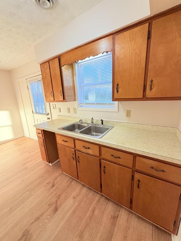 Building Photo - 978 Villa Dr