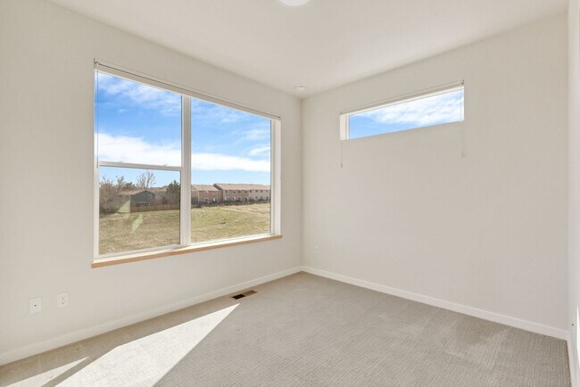 Building Photo - Modern 2BR Lafayette Home | Finished Basement, Garage & Quartz Kitchen