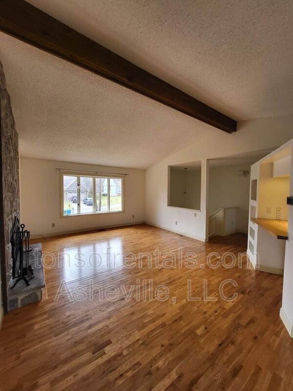 Building Photo - 128 White Oak Rd Ext