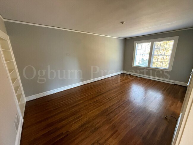 Building Photo - 202 N Hawthorne Rd