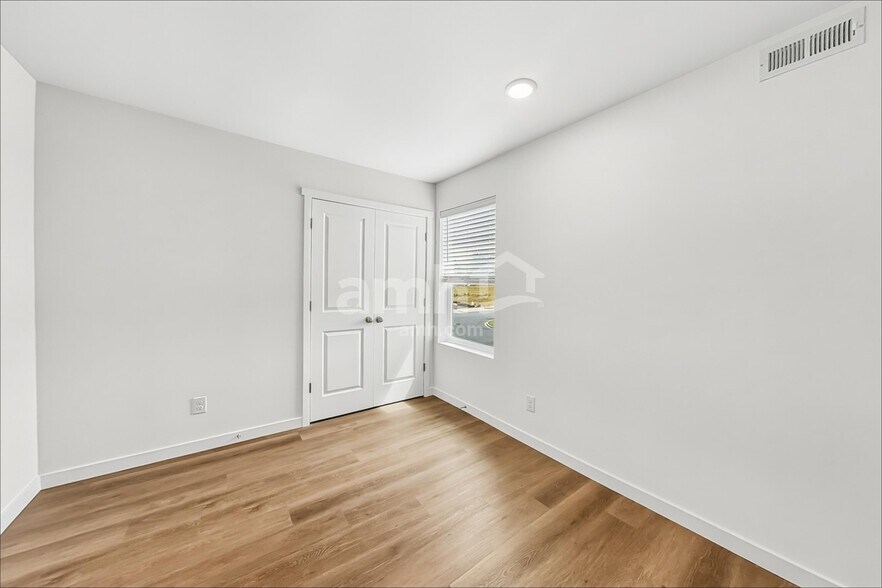 Building Photo - 8031 Verona Lp SW
