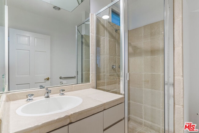 Building Photo - 4611 Roma Ct