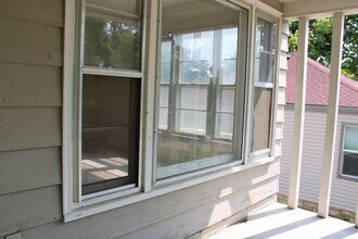 Building Photo - 1718 Pierre St