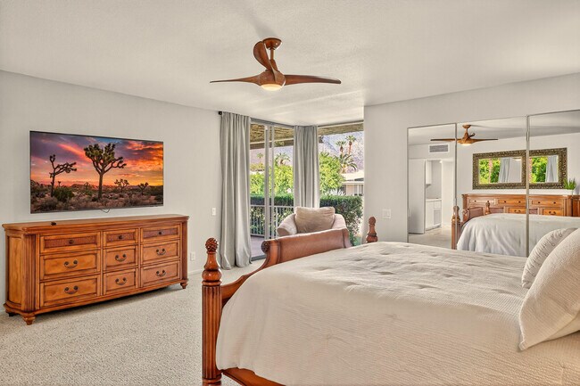 Building Photo - 1570 S La Verne Way