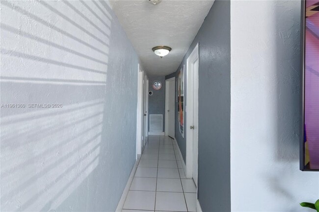 Building Photo - 11535 Lincoln Blvd