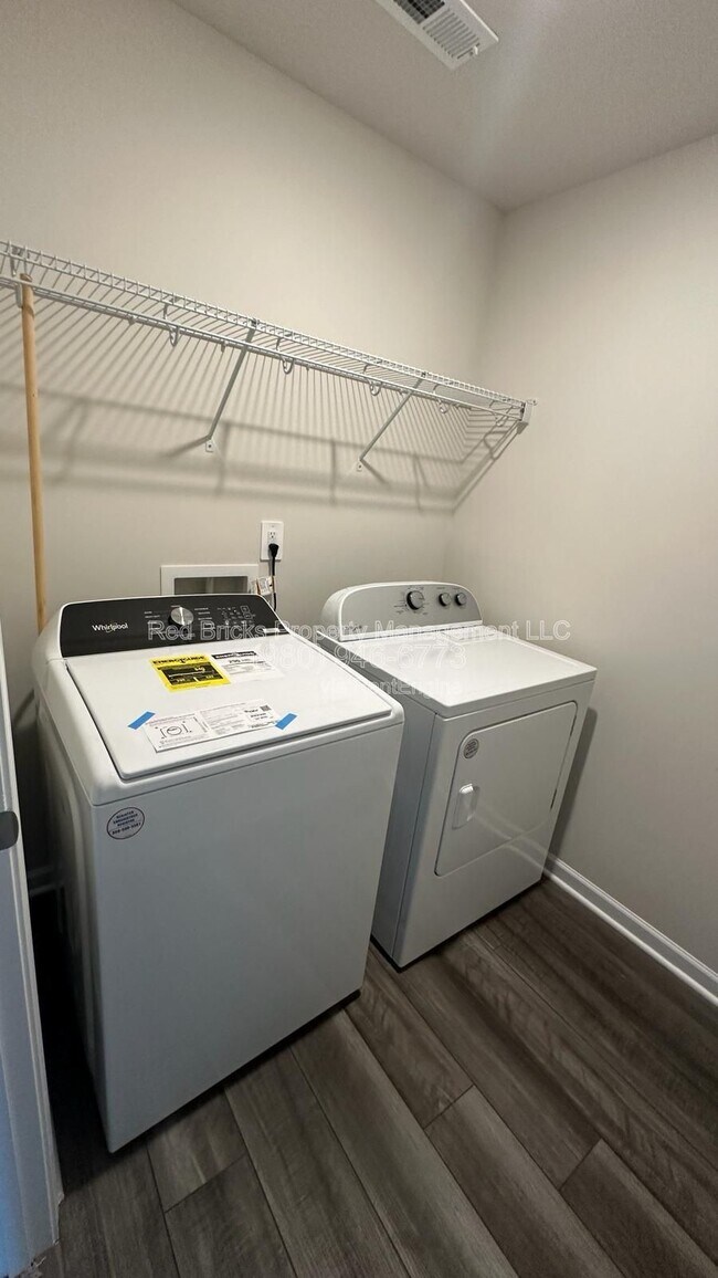 Building Photo - 5253 Brailey Cir