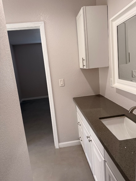 Building Photo - 340 W Highland Ave