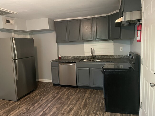 Building Photo - 207 Colleton Rd