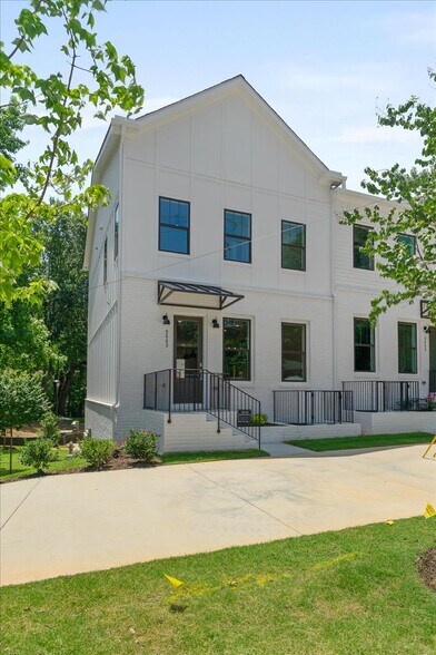 Building Photo - 2443 Sycamore Rd NW