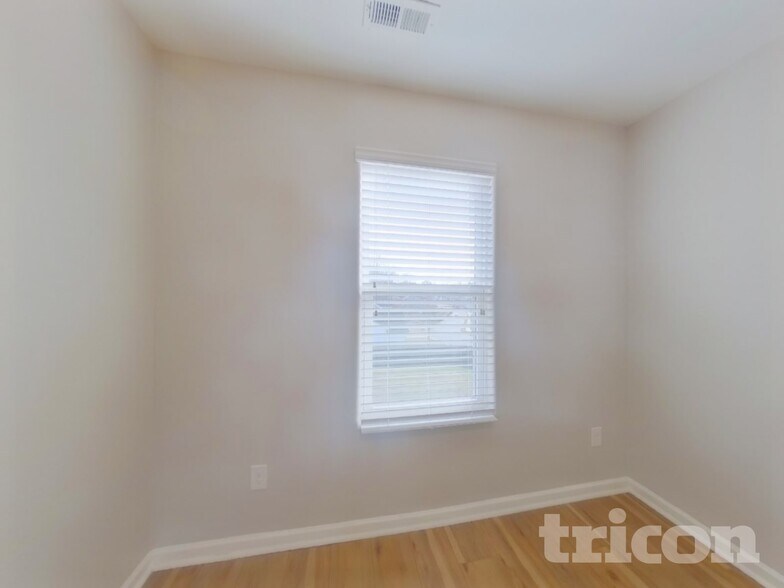 Building Photo - 1700 Allegheny Dr