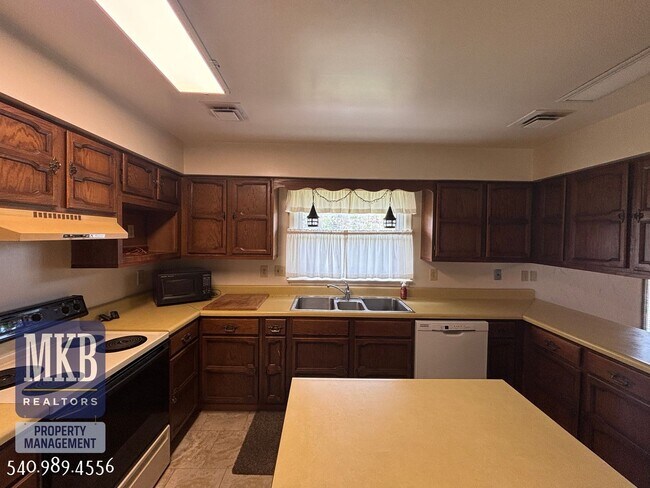 Building Photo - 5056 Catawba Valley Dr